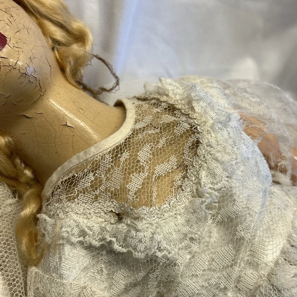 Antique Boudoir Bed Doll 1920- 1930 with Clothes Blue eyes red lips Blonde - Picture 13 of 13